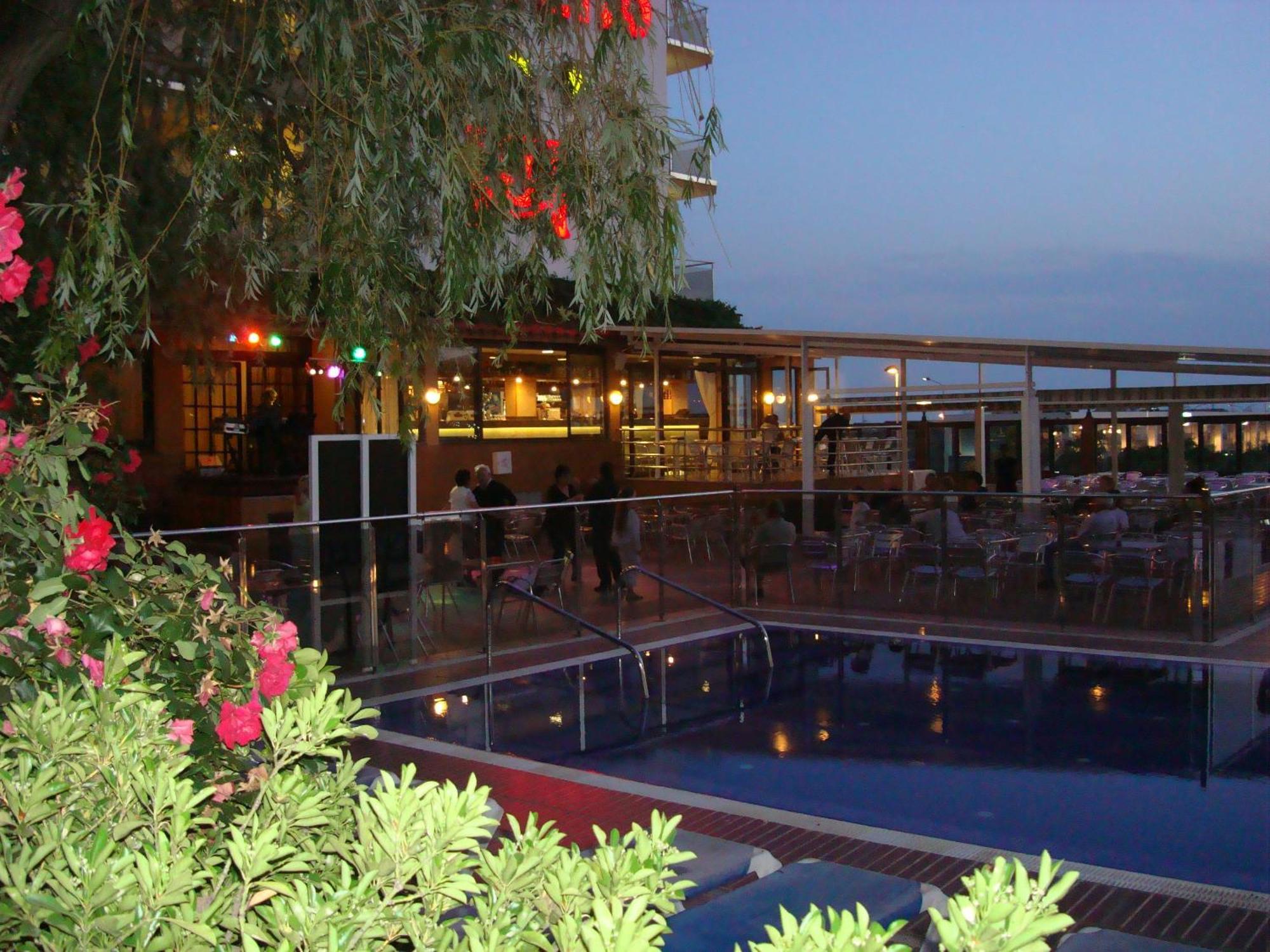 Hotel Univers Roses Ngoại thất bức ảnh