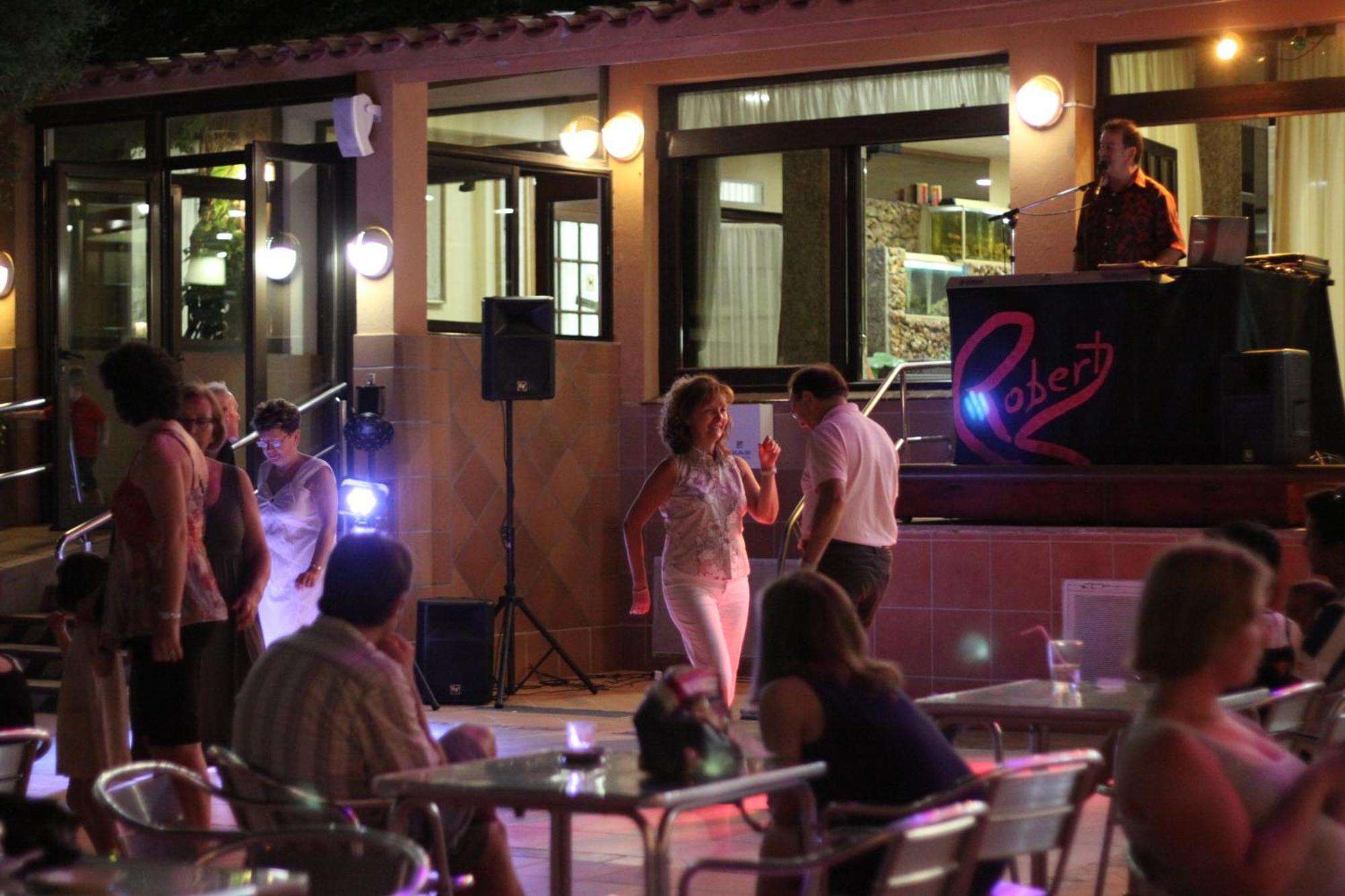 Hotel Univers Roses Ngoại thất bức ảnh