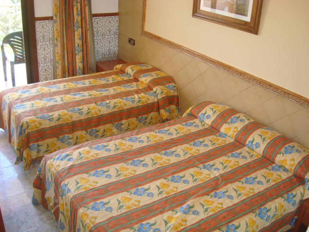Hotel Univers Roses Phòng bức ảnh