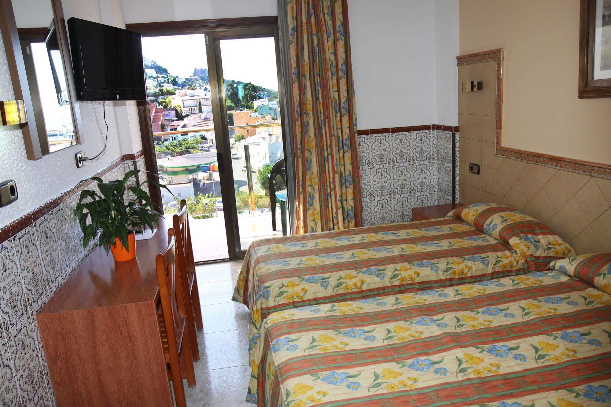 Hotel Univers Roses Ngoại thất bức ảnh