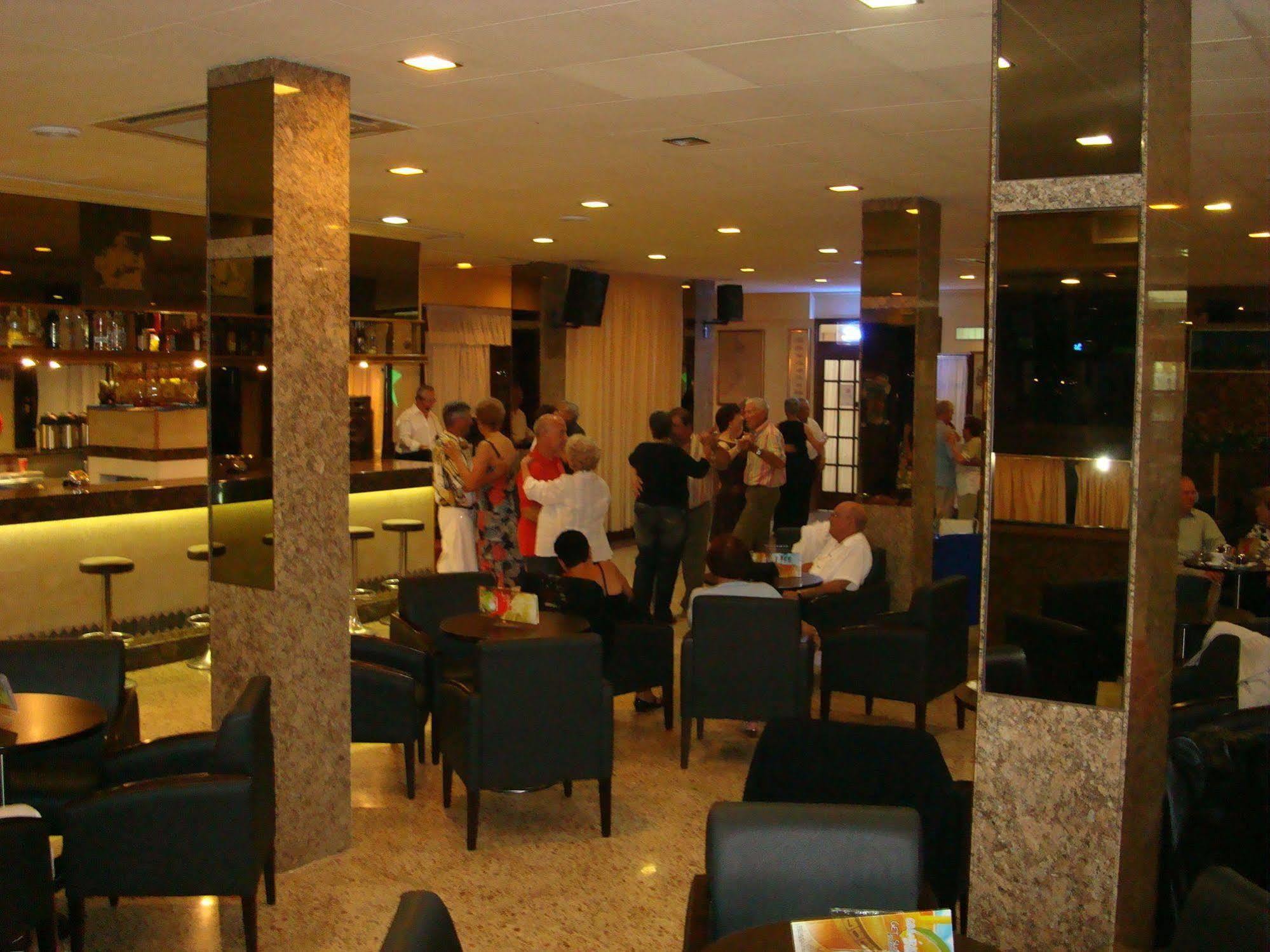 Hotel Univers Roses Ngoại thất bức ảnh